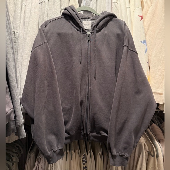 Aritzia Tops - Aritzia Mega Zip Hoodie